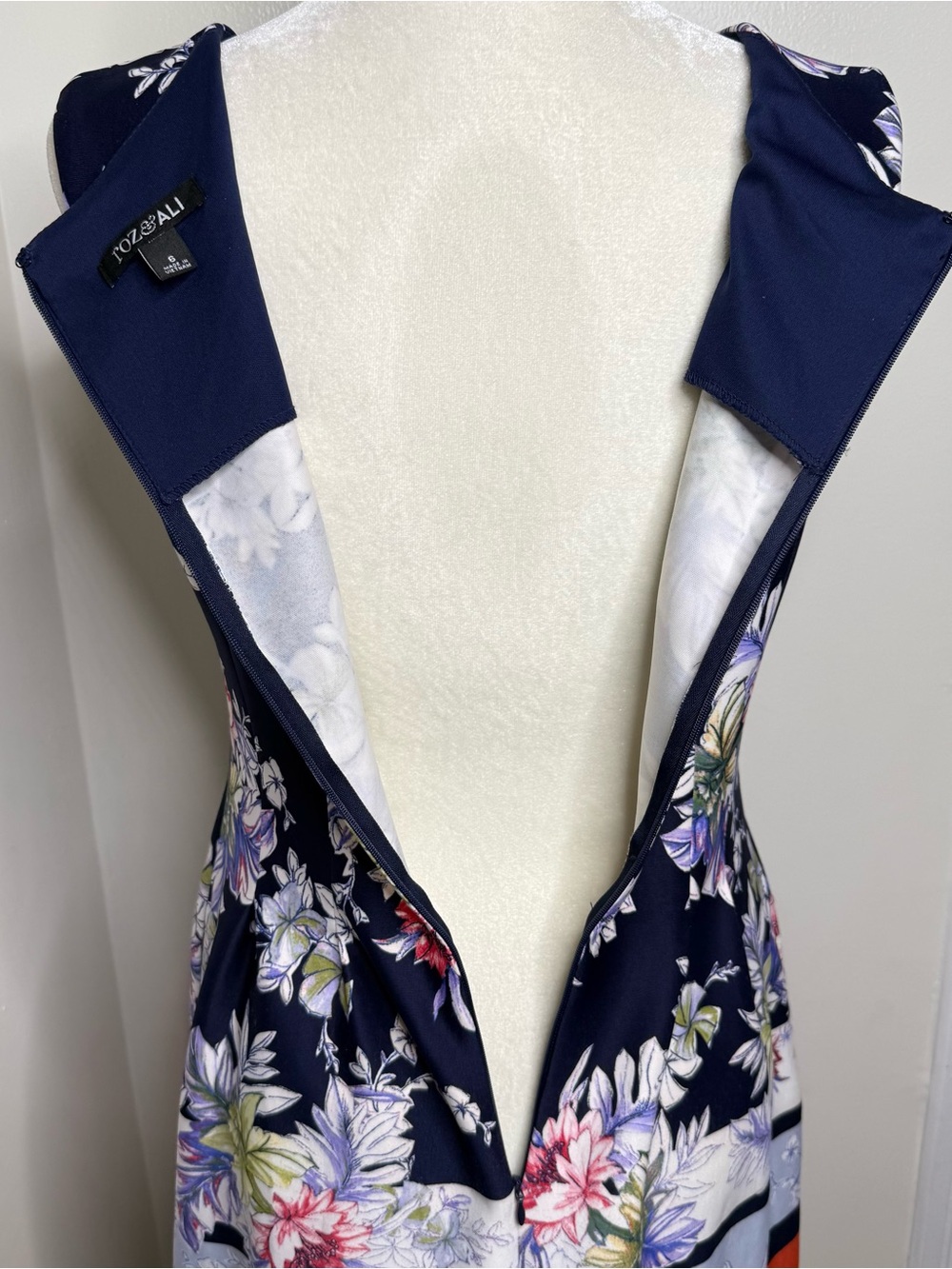 Roz & Ali Floral Midi Dress Women’s Size 6 Vibrant Pockets Brunch Altered? - Picture 7 of 16